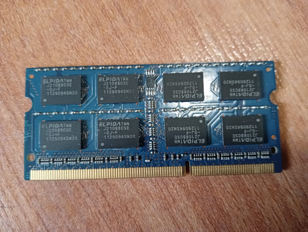 Elpida DDR3 для ноутбука на 4Gb 2Rx8 PC3-10600S